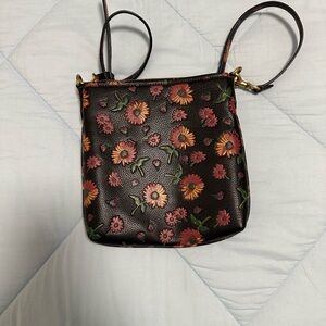 Kitt Messenger Crossbody with floral print